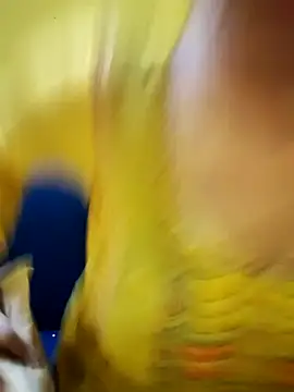 Snapshot of Haniya-143 chatting on October 8, 2025, 9:45 pm Haniya-143 online show from October 8, 2025, 9:45 pm