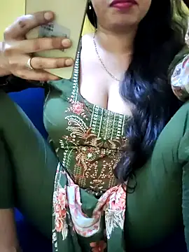 Snapshot of Haniya-143 chatting on October 27, 2025, 1:09 am Haniya-143 online show from October 27, 2025, 1:09 am