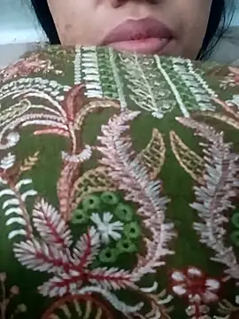 Snapshot of Haniya-143 chatting on November 24, 2025, 10:42 pm Haniya-143 online show from November 24, 2025, 10:42 pm