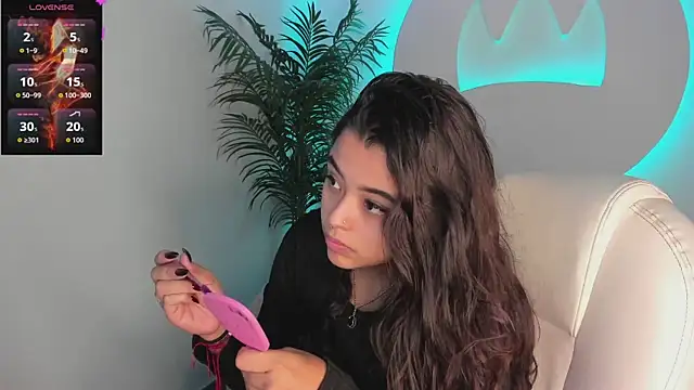 Ariana Pierce online show from October 18, 2025, 12:50 pm