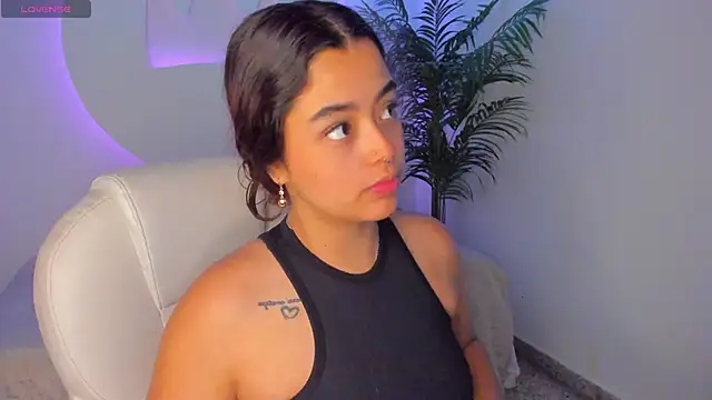 Ariana Pierce online show from October 23, 2025, 12:26 pm