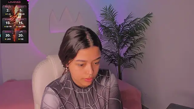 Ariana Pierce online show from November 19, 2025, 12:38 pm