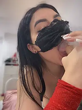 Snapshot of reema6969 chatting on December 19, 2024, 11:14 pm reema6969 online show from December 19, 2024, 11:14 pm