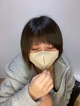 Snapshot of -anzu-o chatting on December 18, 2024, 12:40 pm -anzu-o online show from December 18, 2024, 12:40 pm