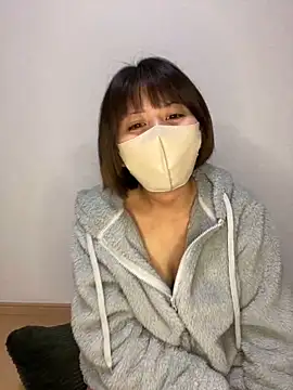 Snapshot of -anzu-o chatting on January 6, 2025, 12:57 pm -anzu-o online show from January 6, 2025, 12:57 pm