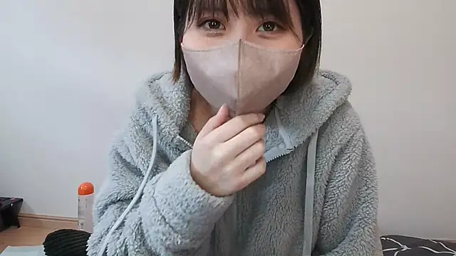 Snapshot of -anzu-o chatting on January 16, 2025, 5:32 am -anzu-o online show from January 16, 2025, 5:32 am