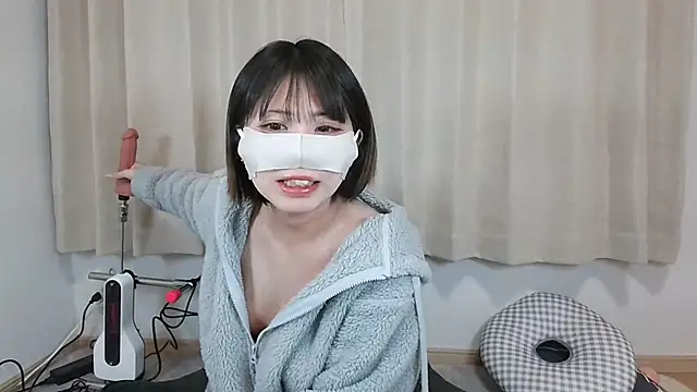 Snapshot of -anzu-o chatting on February 14, 2025, 11:53 am -anzu-o online show from February 14, 2025, 11:53 am