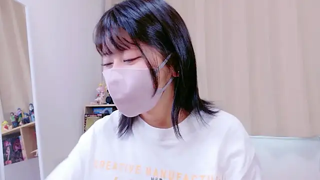 Snapshot of -anzu-o chatting on October 9, 2025, 11:36 pm -anzu-o online show from October 9, 2025, 11:36 pm