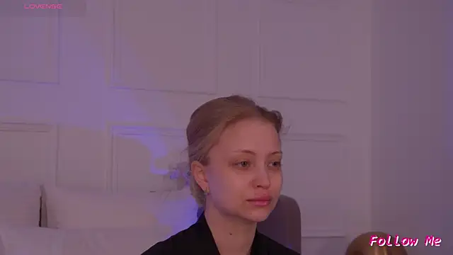 DorisHell online show from December 14, 2025, 12:27 am