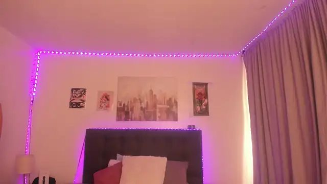  lara1 online show from December 16, 2025, 7:30 pm