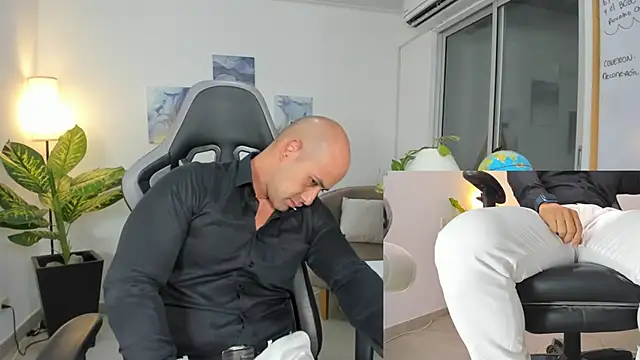 Snapshot of ryan_master_ chatting on December 19, 2024, 10:13 am ryan master online show from December 19, 2024, 10:13 am