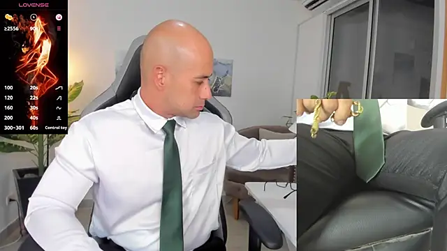 Snapshot of ryan_master_ chatting on January 10, 2025, 9:13 am ryan master online show from January 10, 2025, 9:13 am