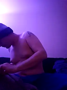 Snapshot of cmichaelxxx chatting on December 16, 2024, 11:22 am cmichaelxxx online show from December 16, 2024, 11:22 am