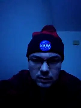 Snapshot of cmichaelxxx chatting on December 17, 2024, 10:12 am cmichaelxxx online show from December 17, 2024, 10:12 am