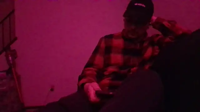 Snapshot of cmichaelxxx chatting on December 21, 2024, 10:06 am cmichaelxxx online show from December 21, 2024, 10:06 am