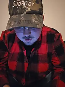 Snapshot of cmichaelxxx chatting on November 14, 2025, 11:35 pm cmichaelxxx online show from November 14, 2025, 11:35 pm