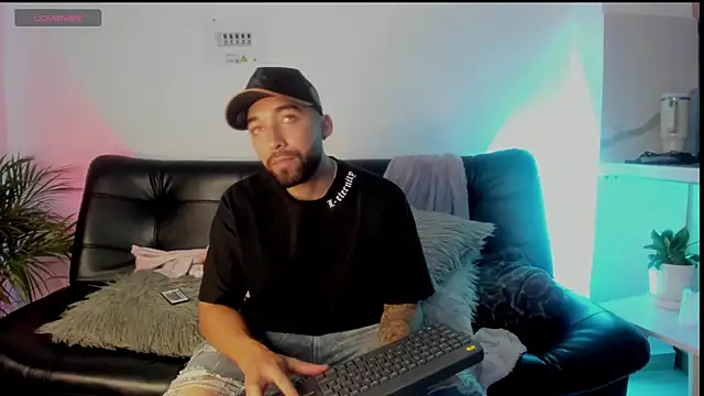 Sweet and caramel online show from March 9, 2025, 10:19 pm