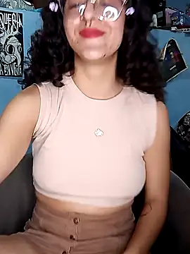 Snapshot of LoveElectra chatting on January 23, 2025, 3:26 am LoveElectra online show from January 23, 2025, 3:26 am