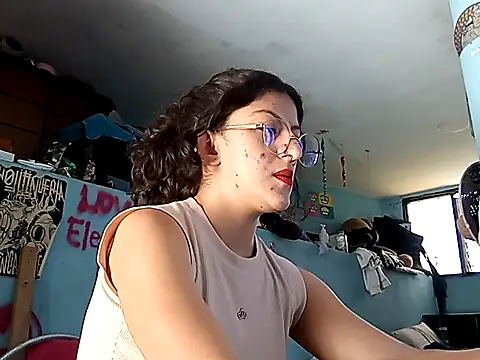 Snapshot of LoveElectra chatting on January 16, 2026, 8:57 pm LoveElectra online show from January 16, 2026, 8:57 pm