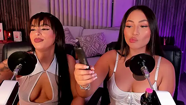 Snapshot of Lillyortiz chatting on November 26, 2025, 8:32 pm Lillyortiz online show from November 26, 2025, 8:32 pm