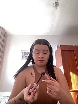 SaraBraun  online show from January 21, 2025, 1:32 pm