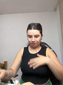 SaraBraun  online show from September 29, 2025, 4:45 pm