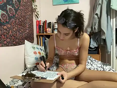 naughtynadia0502 online show from January 15, 2025, 12:51 am