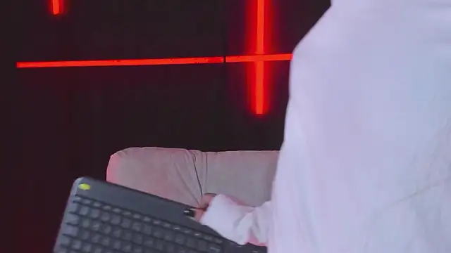 Snapshot of Michell_Wallker chatting on January 10, 2026, 2:08 pm Michell Wallker online show from January 10, 2026, 2:08 pm