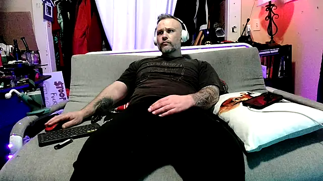 TwoFarty240 online show from February 15, 2026, 11:12 pm