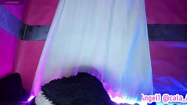 Snapshot of Cata-angel chatting on February 22, 2025, 5:12 am Cata-angel online show from February 22, 2025, 5:12 am