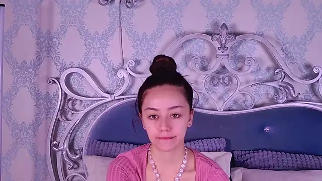 STELLA RICH online show from November 17, 2025, 11:05 am