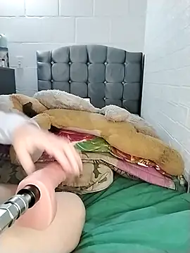 Yaz Moon online show from October 31, 2025, 1:17 am