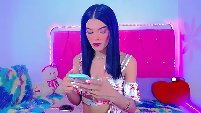 Snapshot of Theylor_Rouse chatting on February 4, 2025, 1:13 am Theylor Rouse online show from February 4, 2025, 1:13 am