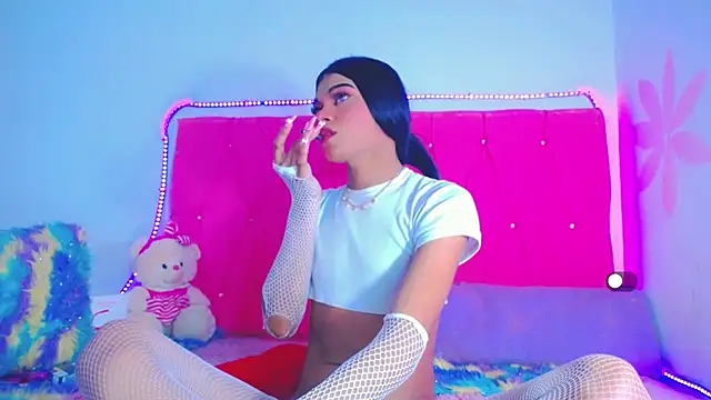 Snapshot of Theylor_Rouse chatting on February 13, 2025, 6:09 am Theylor Rouse online show from February 13, 2025, 6:09 am