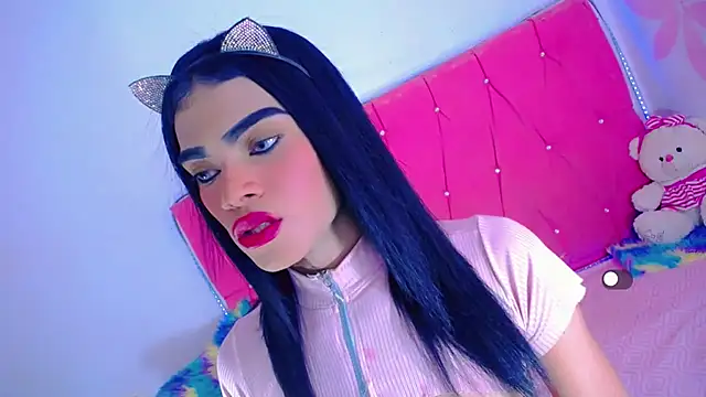 Snapshot of Theylor_Rouse chatting on October 26, 2025, 8:37 pm Theylor Rouse online show from October 26, 2025, 8:37 pm