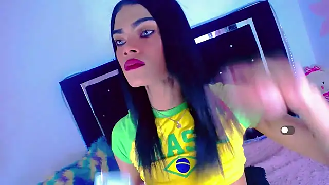 Snapshot of Theylor_Rouse chatting on November 16, 2025, 9:37 am Theylor Rouse online show from November 16, 2025, 9:37 am