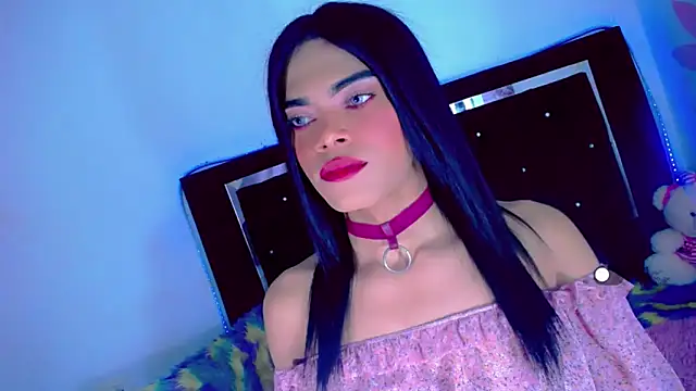 Snapshot of Theylor_Rouse chatting on November 21, 2025, 7:18 am Theylor Rouse online show from November 21, 2025, 7:18 am