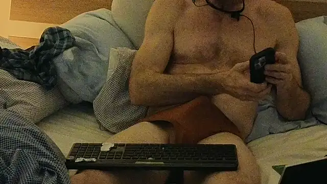 Twowellshapedheads online show from March 31, 2026, 10:43 pm