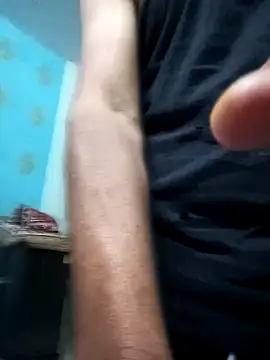 Snapshot of Smarterboytravel chatting on December 12, 2024, 12:44 pm Smarterboytravel online show from December 12, 2024, 12:44 pm