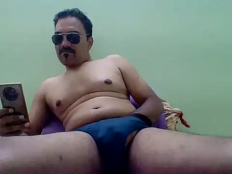 Snapshot of farhaanmacho chatting on November 10, 2025, 4:17 pm farhaanmacho online show from November 10, 2025, 4:17 pm