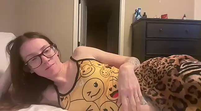 Snapshot of yourstrulylivy69 chatting on January 2, 2025, 5:29 pm yourstrulylivy69 online show from January 2, 2025, 5:29 pm