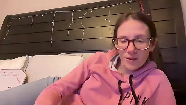 Snapshot of yourstrulylivy69 chatting on February 27, 2025, 1:27 am yourstrulylivy69 online show from February 27, 2025, 1:27 am