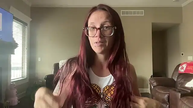 Snapshot of yourstrulylivy69 chatting on September 16, 2025, 4:52 pm yourstrulylivy69 online show from September 16, 2025, 4:52 pm
