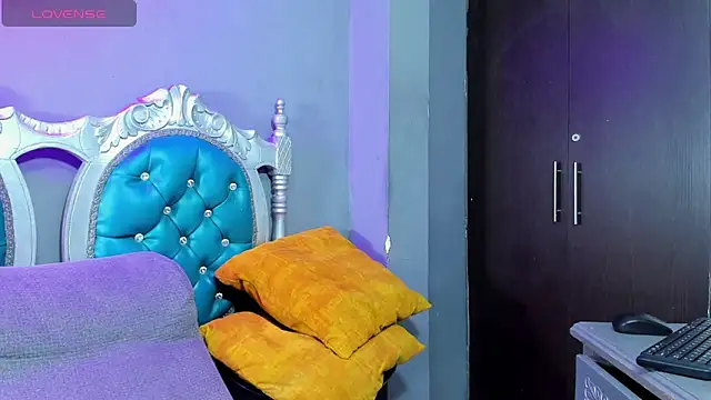 Snapshot of elizabeth_rosa21 chatting on December 19, 2024, 8:23 pm elizabeth rosa21 online show from December 19, 2024, 8:23 pm