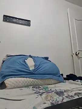 cris21324 online show from December 15, 2024, 3:56 am