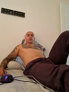 Snapshot of cris21324 chatting on January 18, 2025, 8:51 pm cris21324 online show from January 18, 2025, 8:51 pm