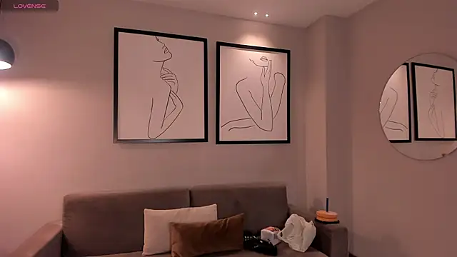 MiaFarrell  online show from November 7, 2025, 5:57 pm