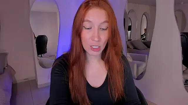 MiaFarrell  online show from May 19, 2026, 5:52 pm