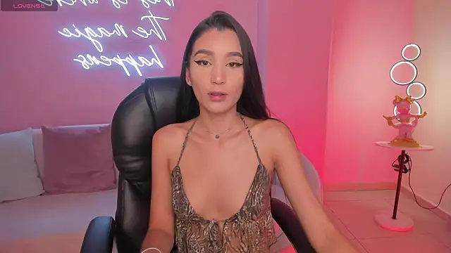 BellaCarteer  online show from November 9, 2025, 6:17 pm