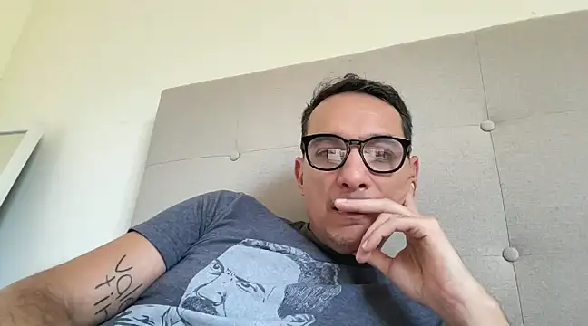 alex ruiz85 online show from March 5, 2025, 5:18 pm